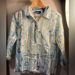 Flower button up size M